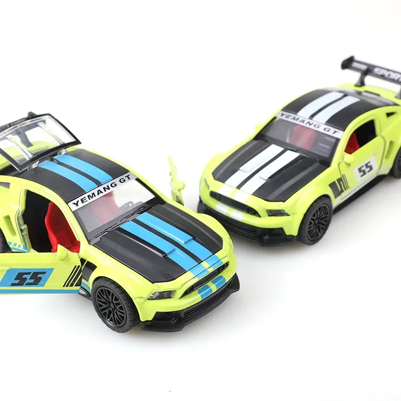 Three-Door Mustang Alloy Sports Car Model Boys Racing Car Toy Miniature Vehicle with Pullback Feature