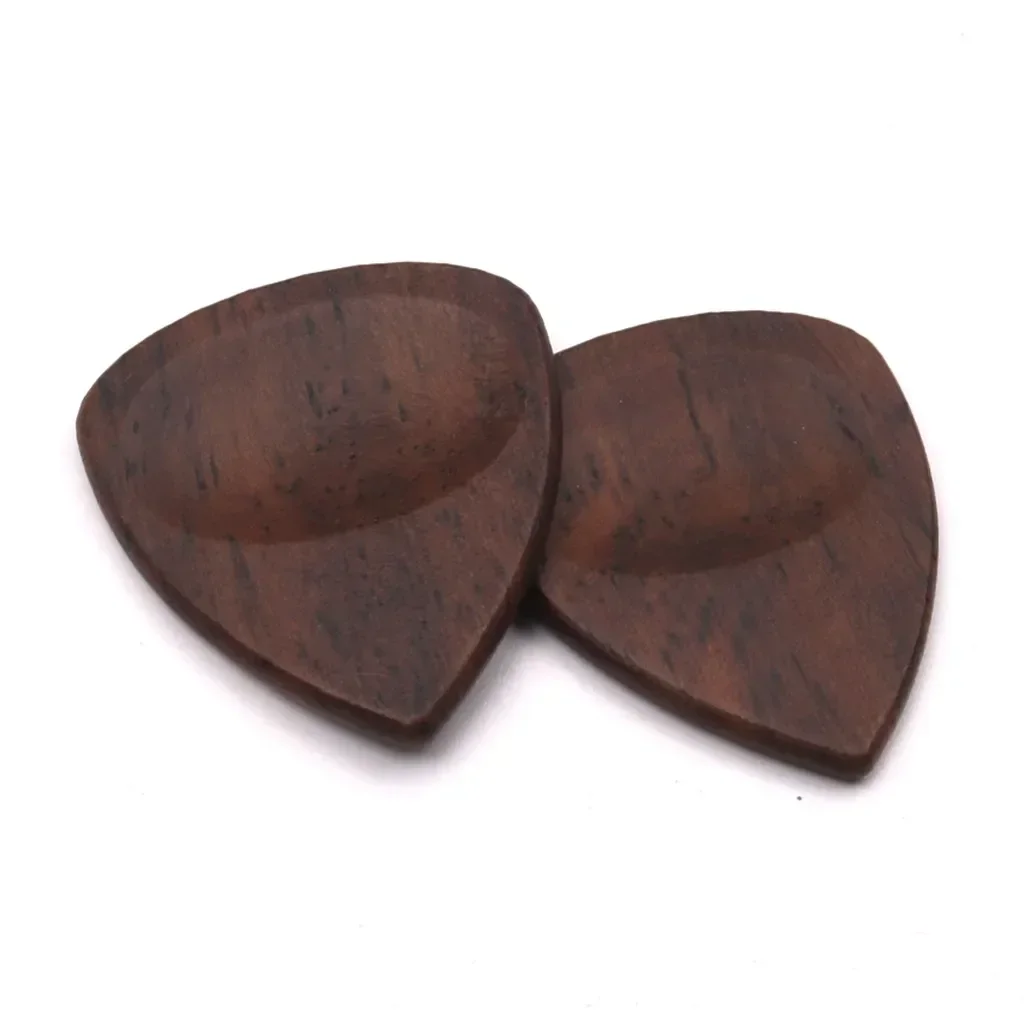 Wooden Acoustic Guitar Pick Plectrums Hearted Shape Pick Red Sandalwood Rosewood Guitars Accessories Stringed Musical Instrument