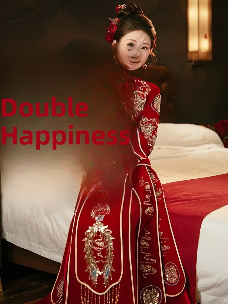 

Новое китайское свадебное платье XiuHai для женщин: длинный рукав, расшитое бисером, с прямым воротником, в ретро-стиле, из полиэстеровой ткани