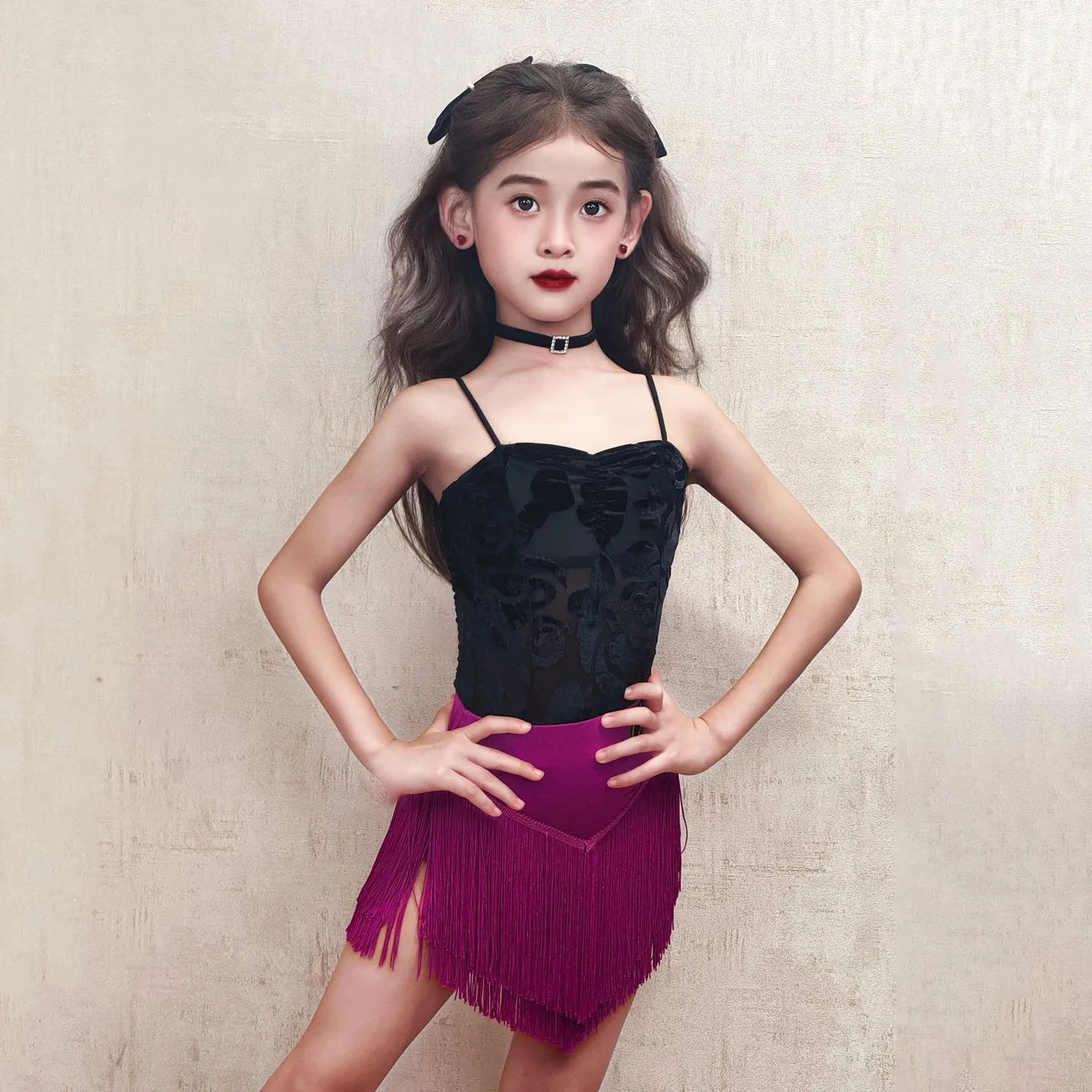 nouvelles-filles-costume-de-concours-de-danse-latine-noir-haut-latin-glands-jupe-enfants-samba-danse-latine-performance-porter-xs10033