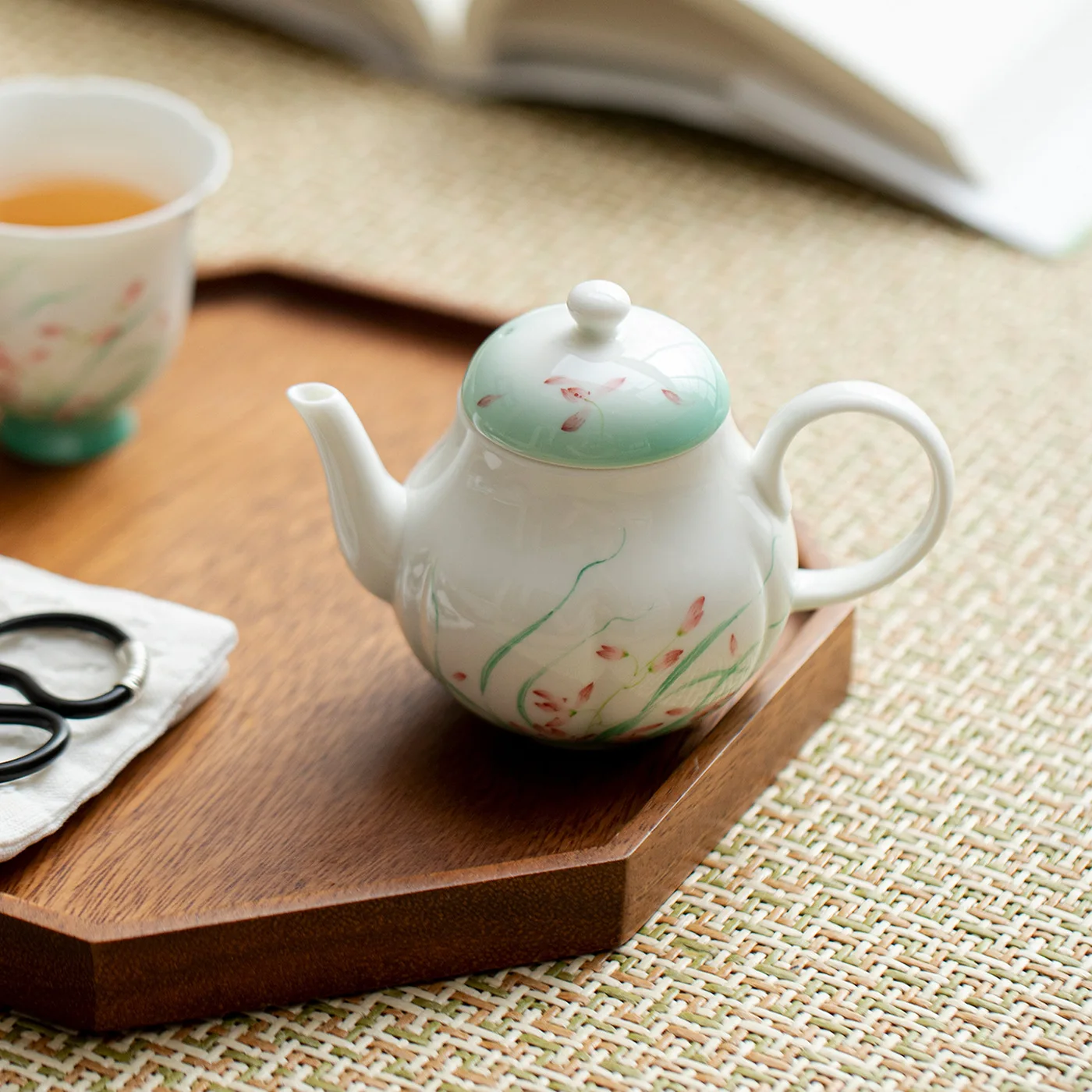 Multicolor Luxury White Porcelain Hand-painted Orchid Pot Kung Fu Tea Set Household Ball Hole Filter Hand-held Teapot Gift Set