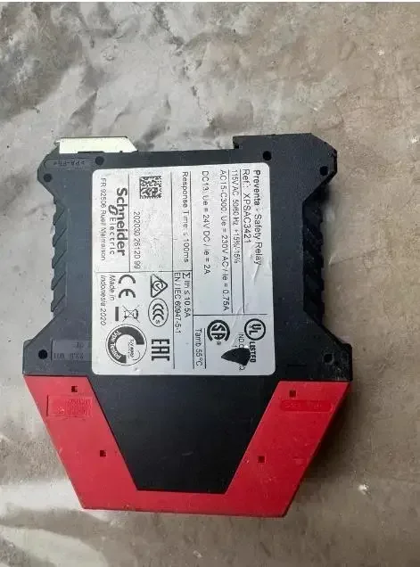 Disassembly used safety relay XPSAC3421