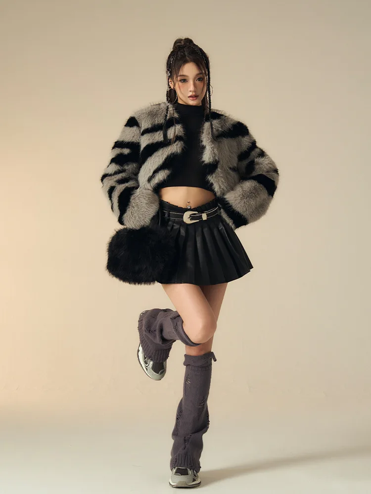 

Autumn and Winter Zebra Fur Coat Women's Sexy Short Faux Fox Fur Coat Socialite Style Mao Mao Coat