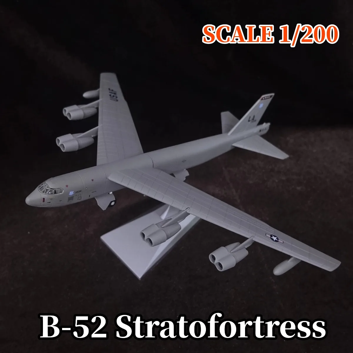 

Scale 1:200 B52 Stratofortress Strategic Bomber Model Military Aircraft Replica Aviation World War Fighter Plane Collectible Toy