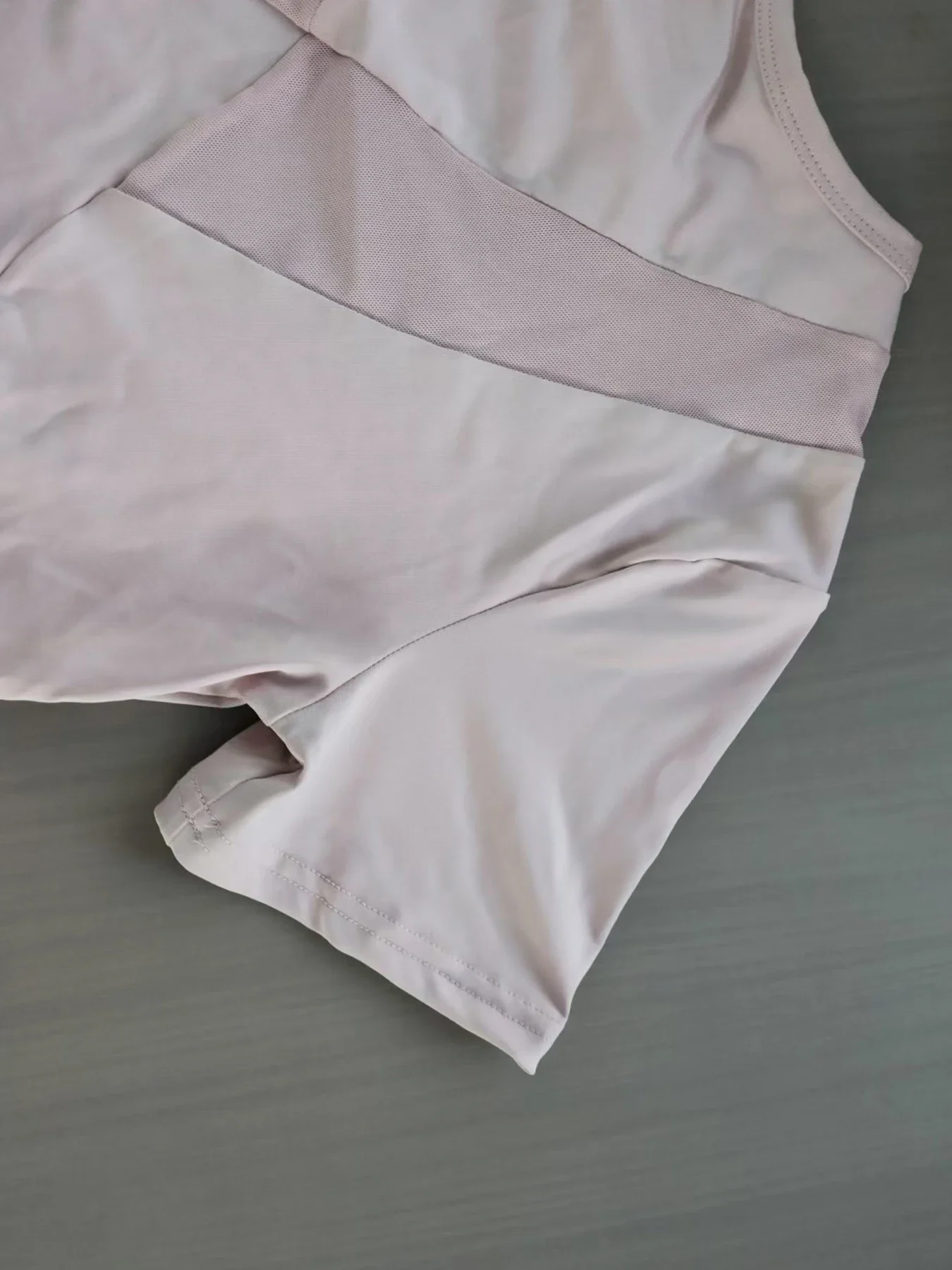 Yoga-Outfit Damen Sommer Sport-T-Shirt Locker Atmungsaktiv Schnelltrocknendes Oberteil mit Netzrücken für Training und Fitness Kurzarm – Detail 13