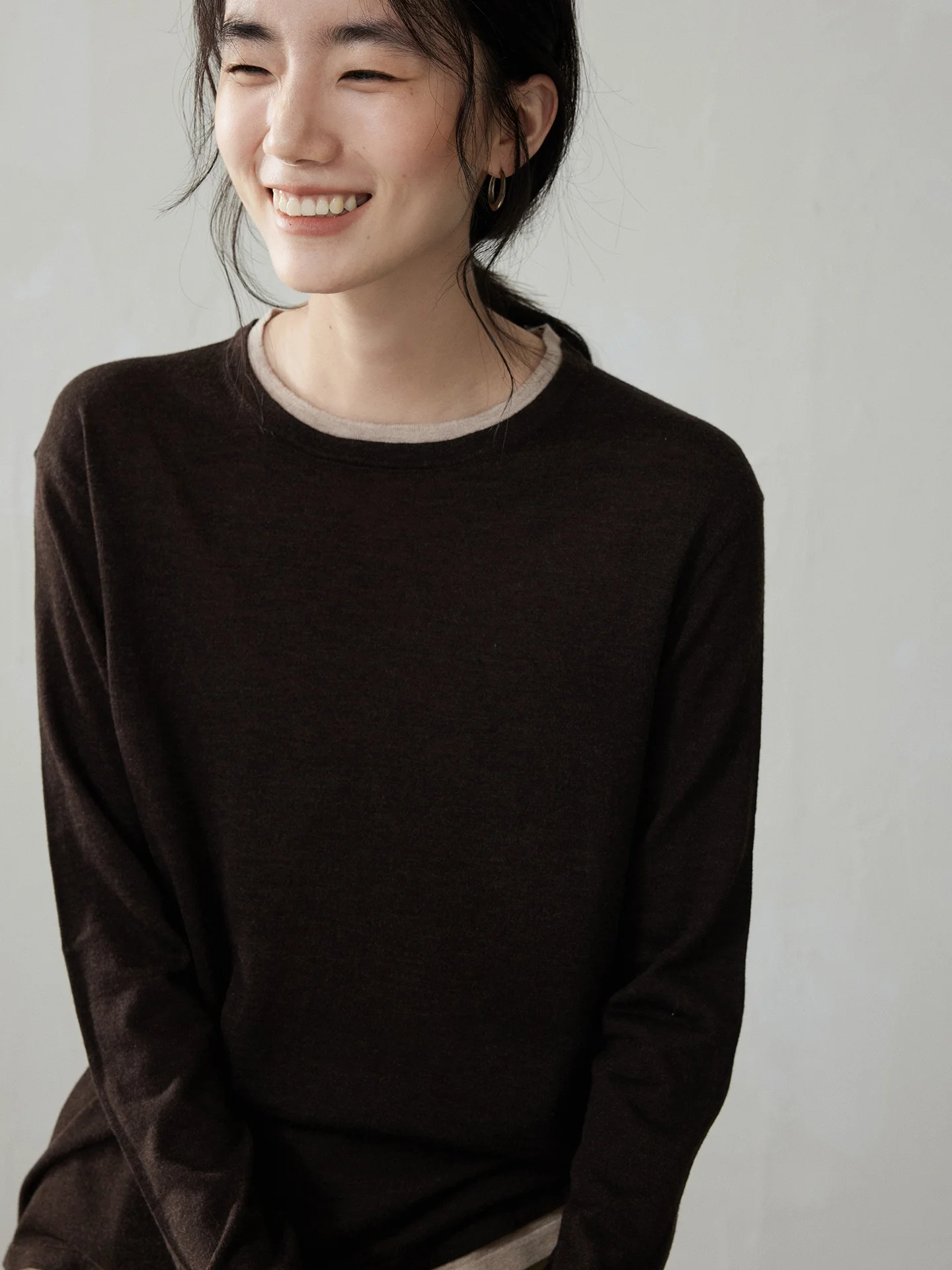 

Женская повседневная многослойная футболка Nomumad Camere Blend с длинным рукавом, из смесовой ткани (полиэстер, акрил, шерсть), с круглым вырезом