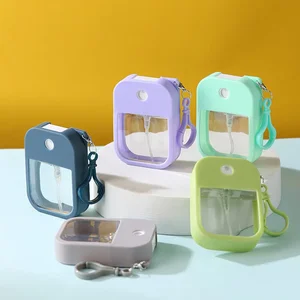 زجاجات معقم اليدين المحمولة القابلة لإعادة الشحن الجديدة 38 مل مصغرة بطاقة الكحول رذاذ زجاجة سلسلة المفاتيح السفر التعبئة الفرعية مستحضرات التجميل الصحافة أفضل 4 مبيعات باتمان في زي تأثيري المستقبل - رقم 2