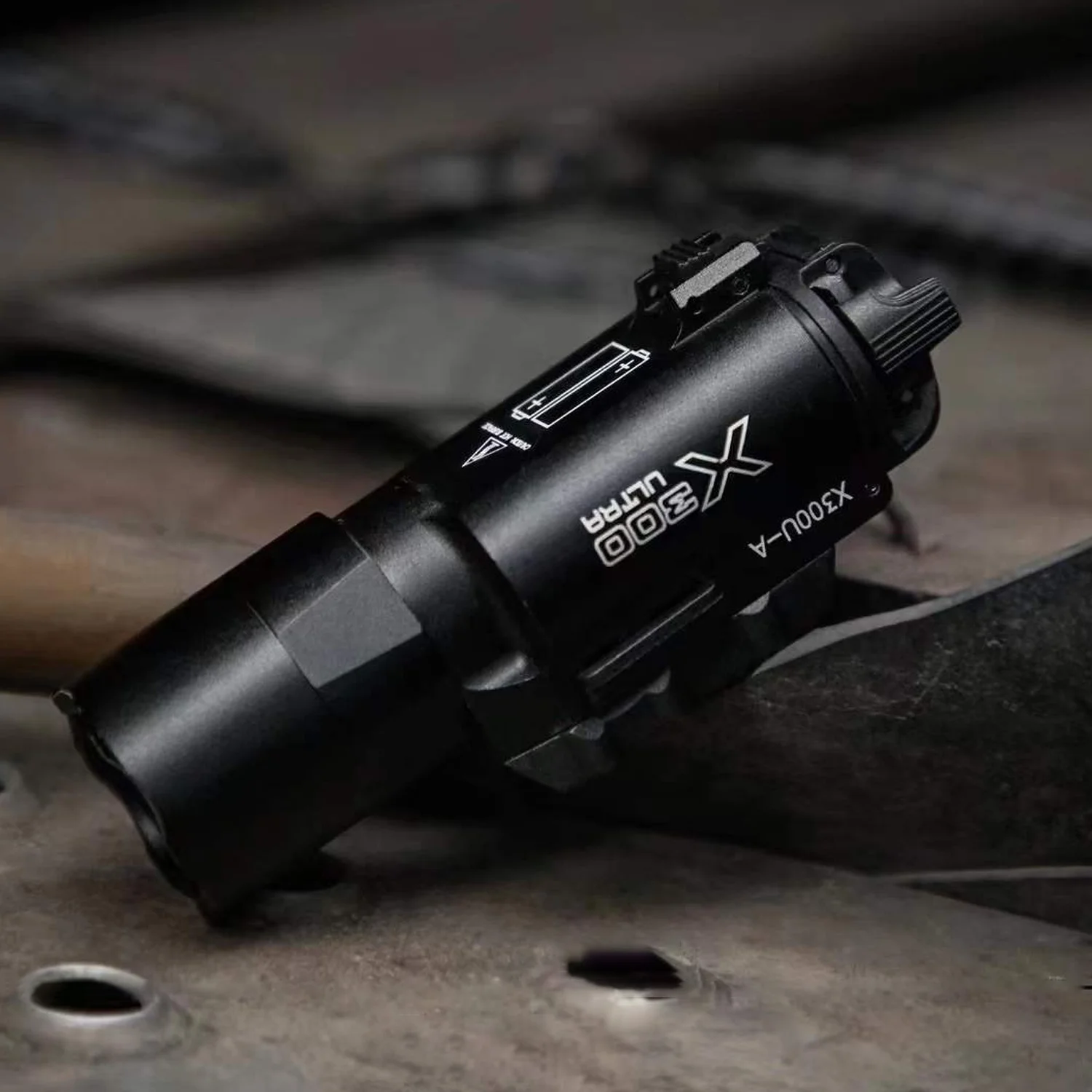 Surefir X300U Scout Light Gun Light Lanterna Rifle Strobe Flashlight Fit 20mm Rail Airsoft Hanging FlashlightHunting