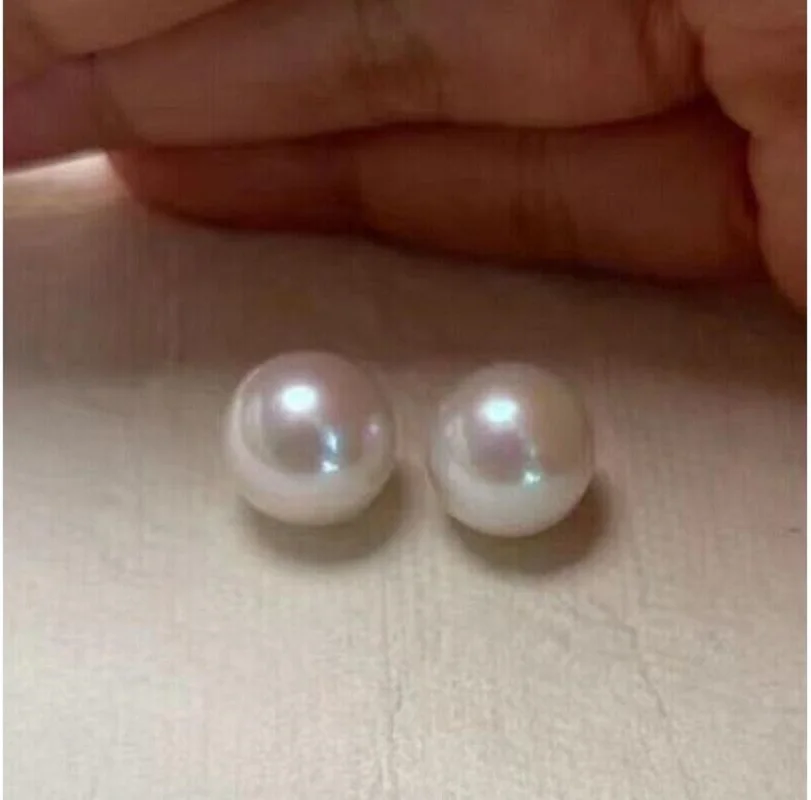 

A pair of 7.5mm South China Sea white round bulk pearl semi-drill