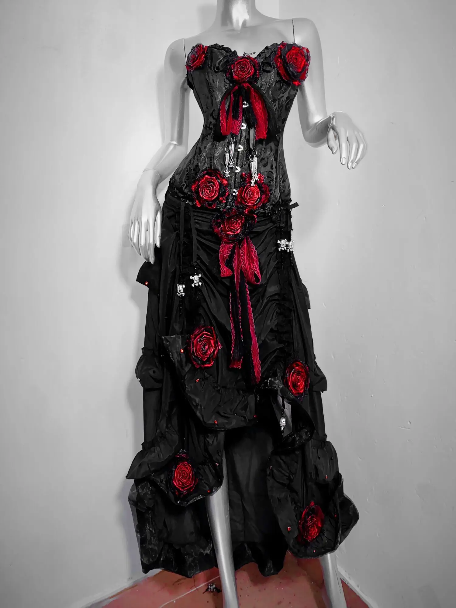 

Thorn Rose Gothic Subculture Fishbone Waist+Drawstring Irregular Long Skirt Dress Set Halloween