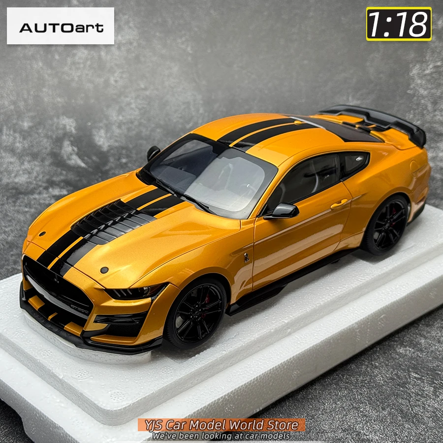 AUTOART New 1/18 scale Ford Mustang Shelby GT500 WHITE SILVER