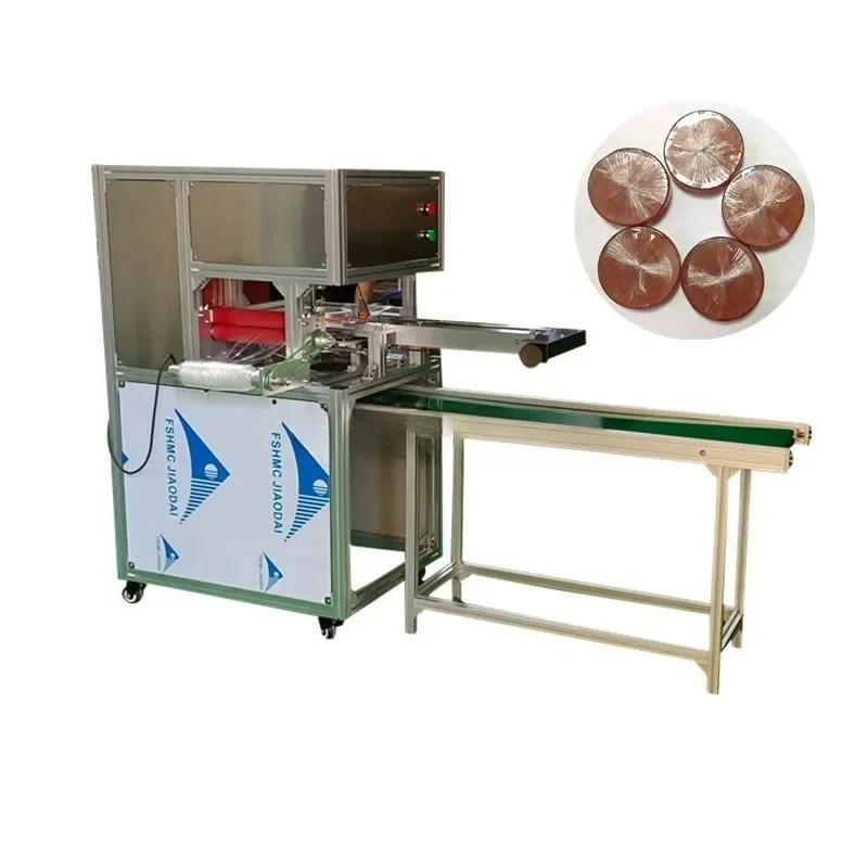 آلة تعبئة وتغليف الصابون المصنوعة يدويًا الصغيرة آلة تغليف أفلام الصابون البلاستيكية آلة التغليف الأفقية