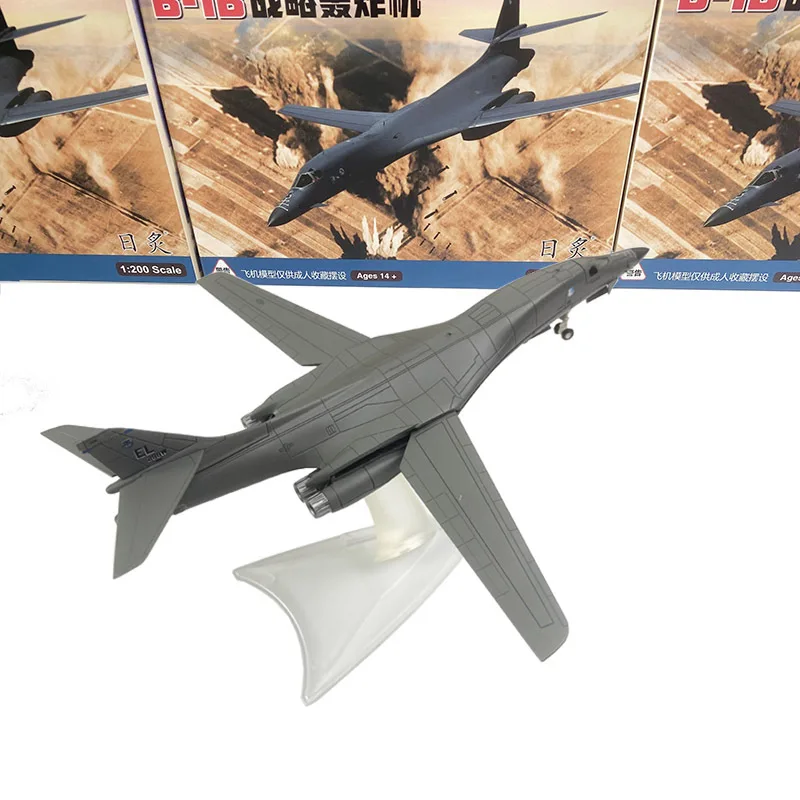 

Масштабная модель американского стратегического бомбардировщика B-1B (1:200), сборная военная авиамодель из литого сплава, статическая модель самолета, украшение, подарок
