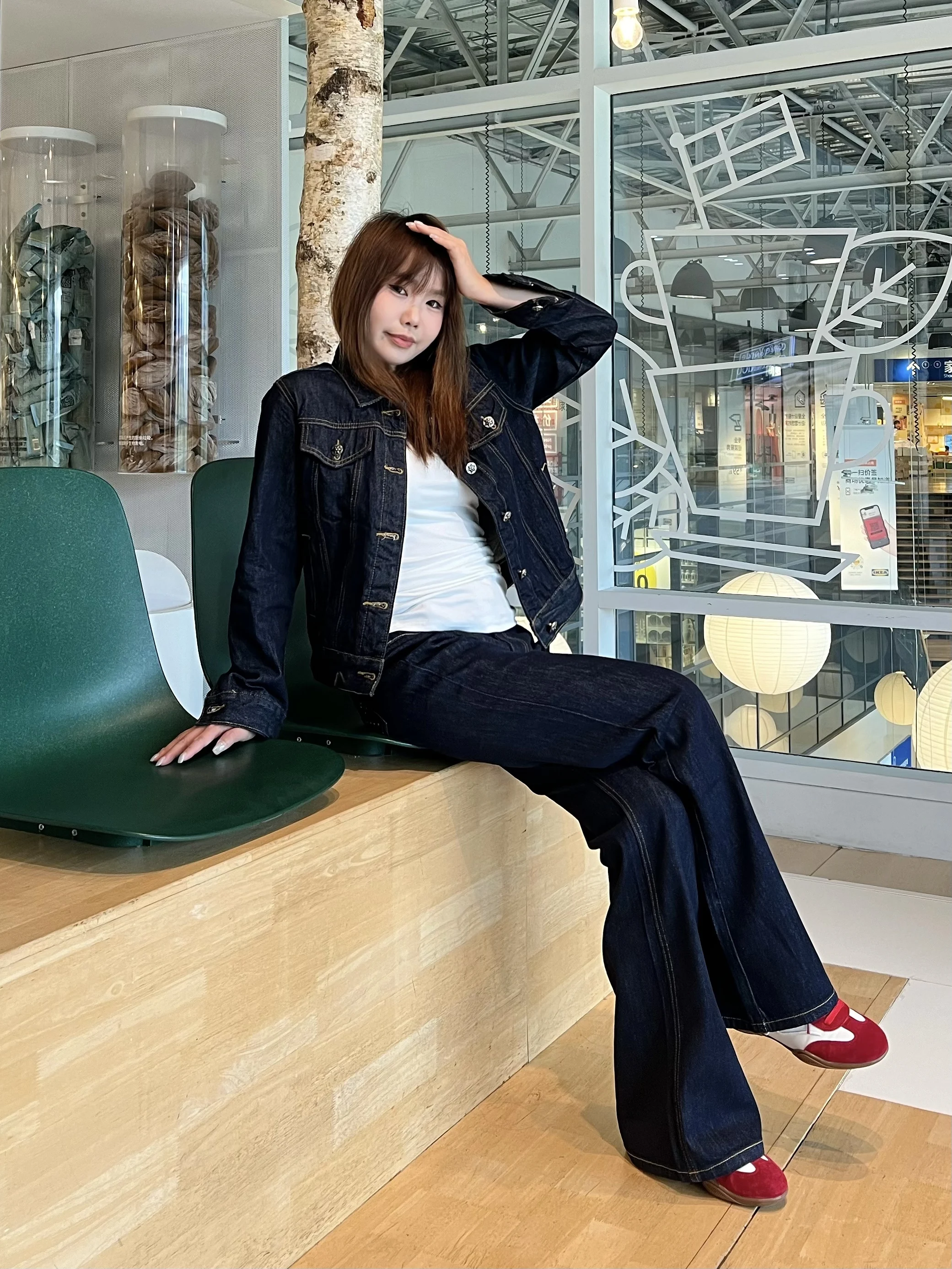 

Женская джинсовая куртка в американском ретро-стиле, свободного кроя, с эффектом стройности, в рабочем стиле, с декоративными пуговицами, прямым подолом, длинными рукавами