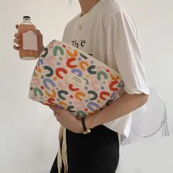 Borsa per il trucco con fiori freschi trapuntati coreani per le donne borsa per wc portatile borse femminili organizer floreali custodia per cosmetici