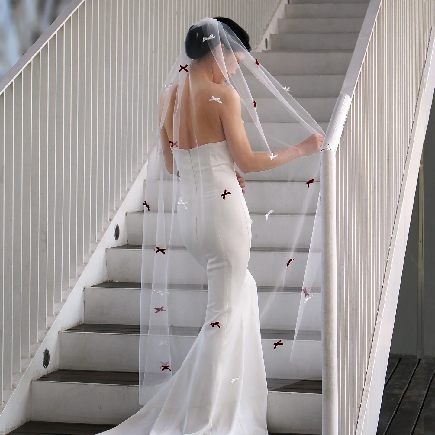 

1.6 Long Wedding Veils with Burgundy Bows Decorations Bridal Veils 1.5*1.6 Wedding Accessories