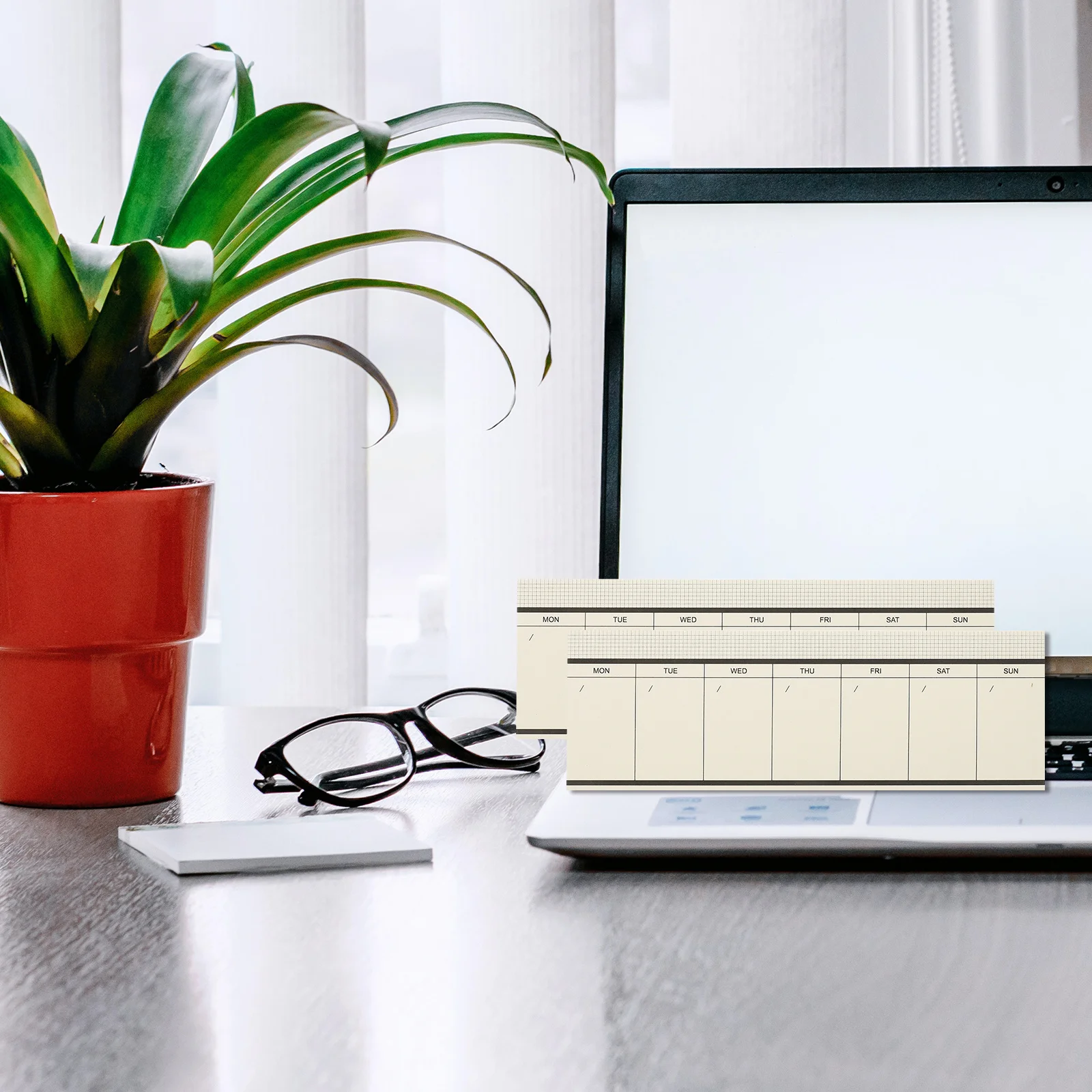 

4Pcs Weekly Planner Notepads Impermeable Paper Rich Details Functional Design Schedule Notepads for Personal Organization