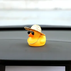 Pato bonito de goma, adornos para coche de juguete, pato amarillo, decoraciones para salpicadero de coche, gafas geniales, pato con hélice, casco, cadena dorada