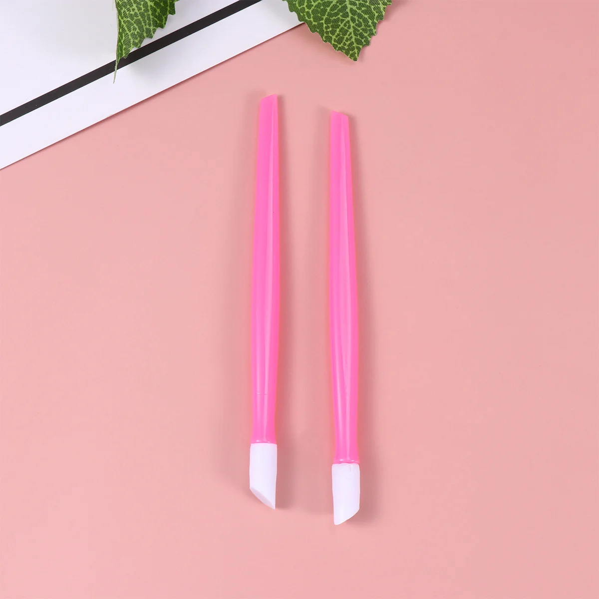 100 pièces poussoirs à cuticules en plastique manucure dissolvant de peau morte poussoirs pour Nail Art conception ergonomique