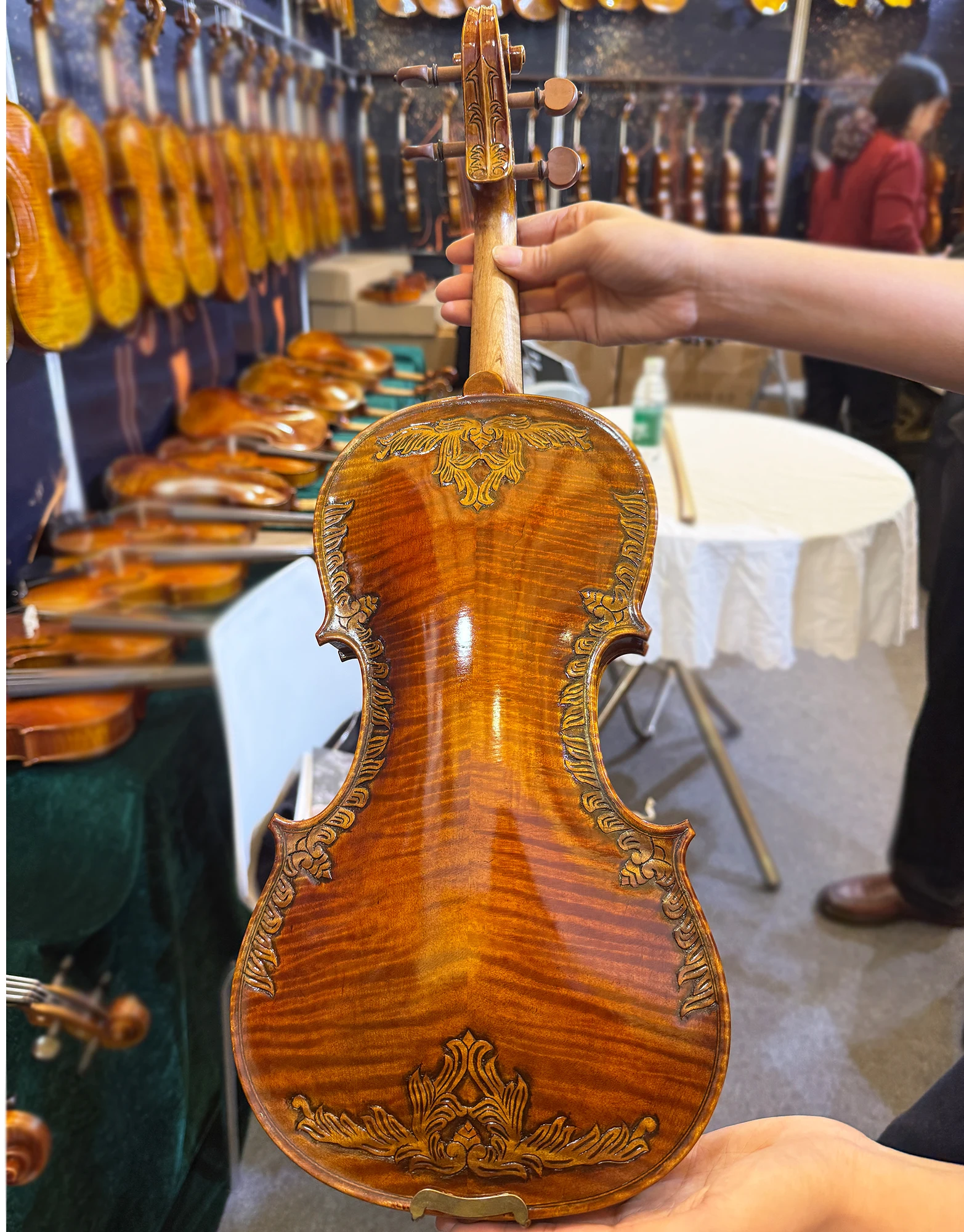 Exquisite Carved Violin Full Size 4/4, Antique Design Handmade Solid Wood Violin with Bow & Case