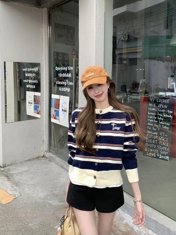 

Retro Striped Embroidered Long Sve Knitted Sweater Women's ort Loose Fit Spring 2026 Design Trendy Cardigan Coat