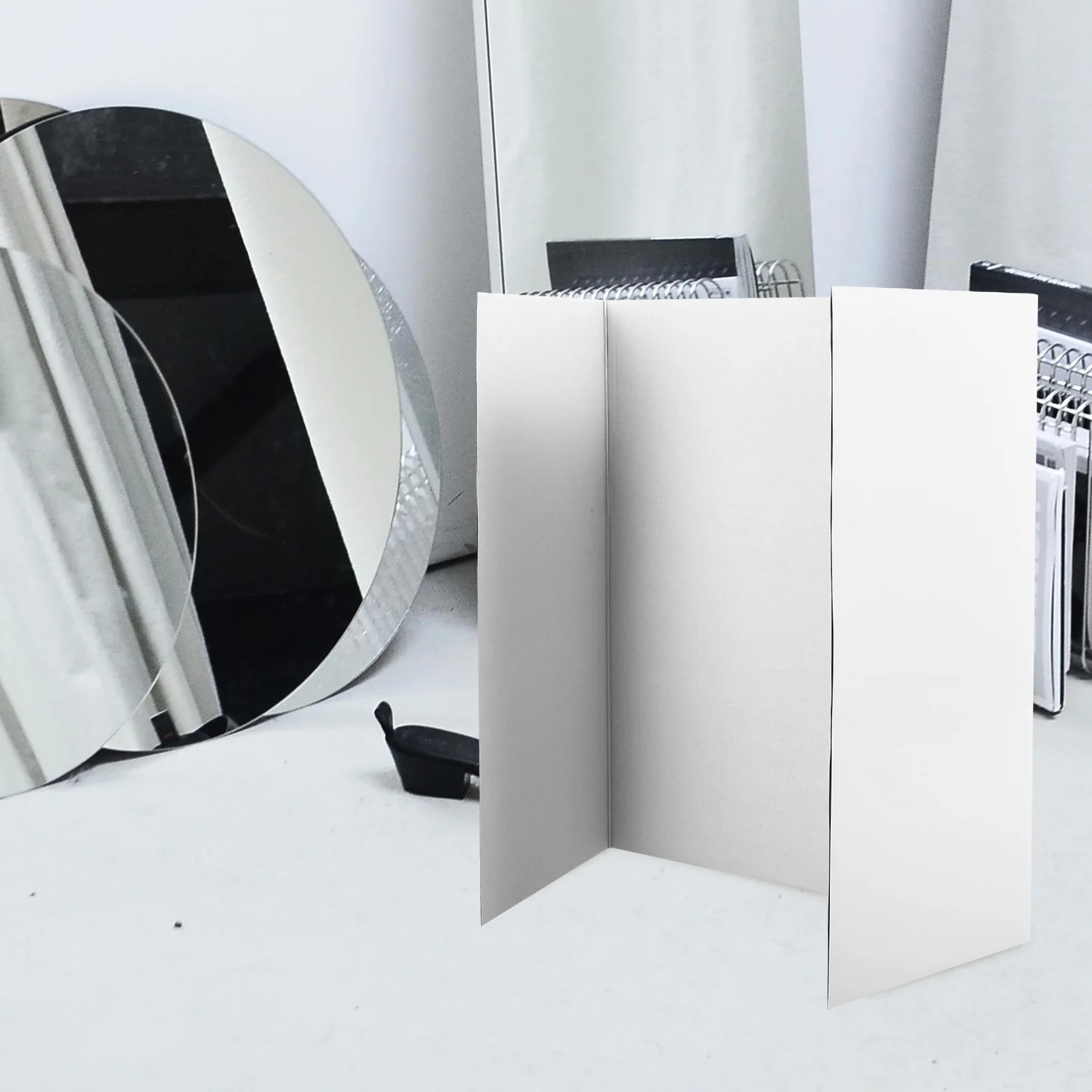 1 セット白三つ折り折りたたみポスターボードダブルテープクリア明るいディスプレイプレゼンテーション三つ折りディスプレイボードポスターボード