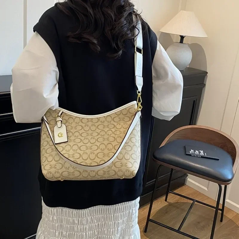 Luxury Vintage Paris Style Diaper Bag Elegant Leather Crossbody Handbag For Women Large Capacity Classic Fashionable Messenger