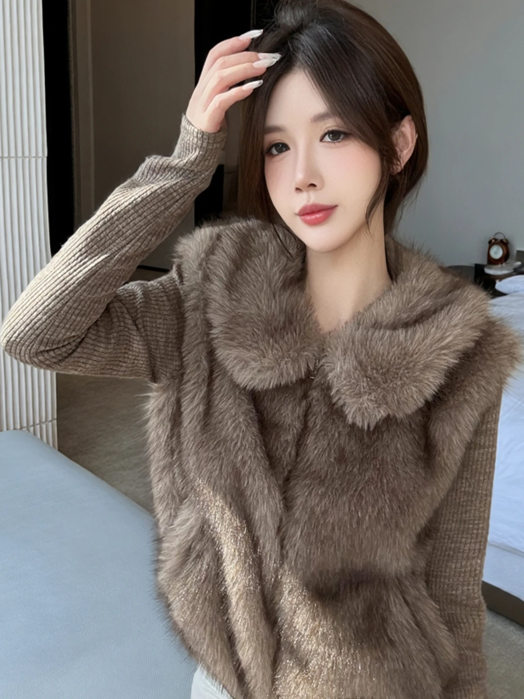 

Fashionable Fall Winter New Style Women's Clothing Small Collar Fur Outerwear Patchwork Sleeve Eco-friendly Leather Velvet Fa...