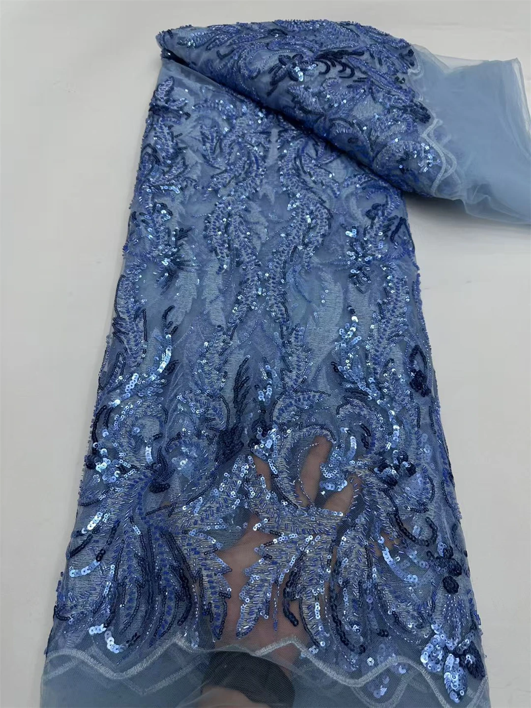 Tessuto di pizzo ricamato con paillettes e perline di lusso, tulle glitterato glamour per abiti da cerimonia nuziale personalizzati