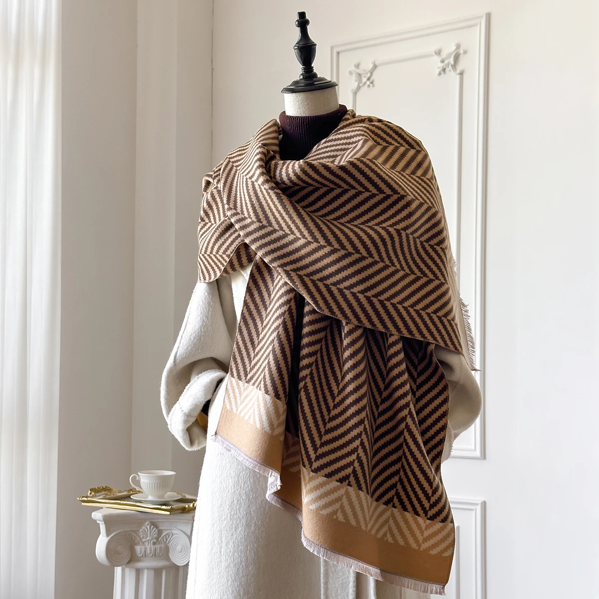 Women's Elegant Floral Jacquard Pashmina Scarf - Winter Thick Warm Double-Sided Tassel Coldproof Windproof Blanket Shawl