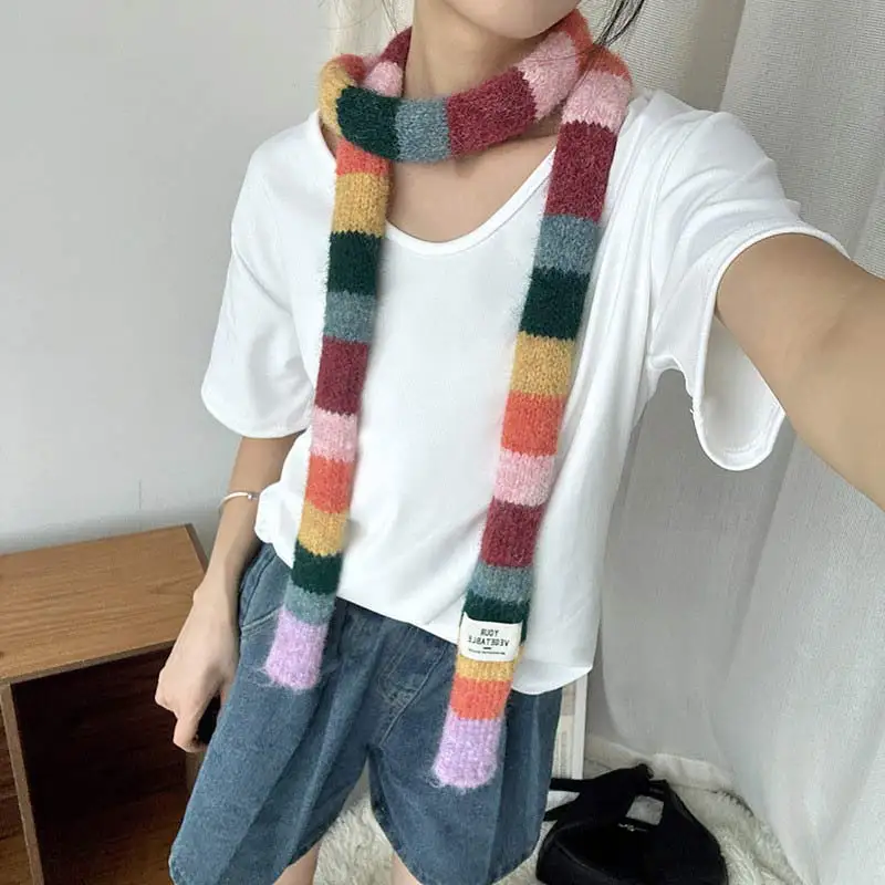 Sciarpa stretta a righe lunghe colorate da donna, leggera, per tutti gli abbinamenti, accessorio di design alla moda, sciarpa decorativa per ragazza calda autunno inverno