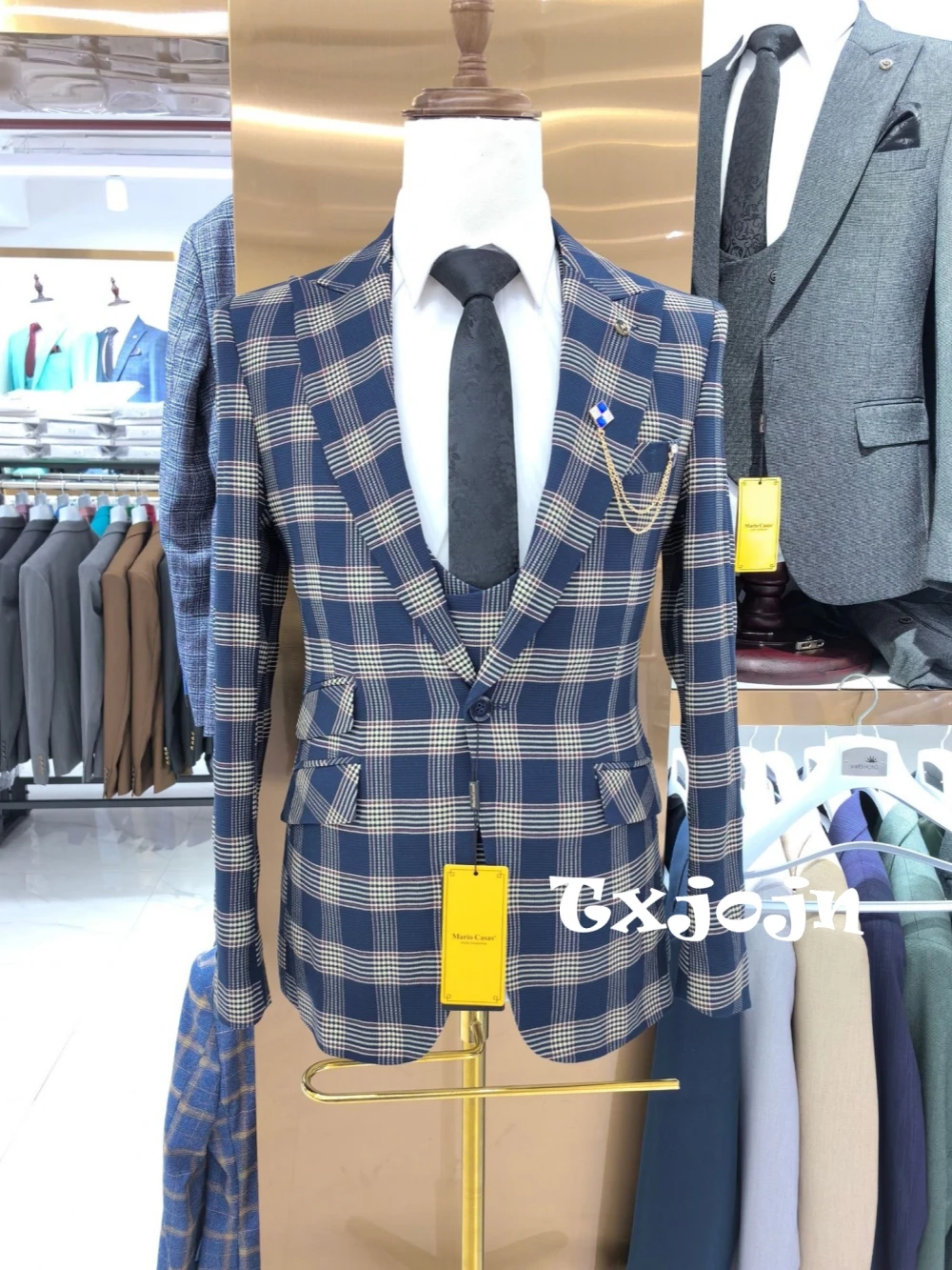 

Casual Plaid Peak Lapel Tuxedo 3 Pieces For Men Daily Office High Quality Men's Suit Set Piano Contest Performance Customized