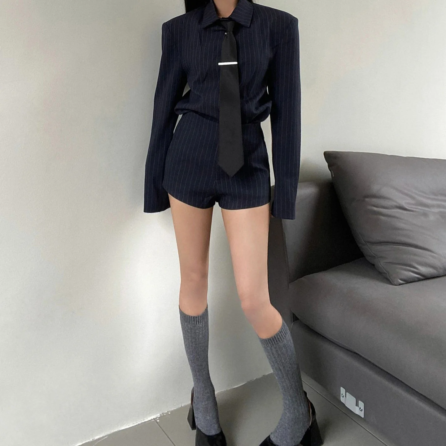 مخطط مجموعات قصيرة النساء بدوره إلى أسفل طوق قمصان طويلة الأكمام ربيع جديد الإناث عالية الخصر السراويل الموضة قطعتين