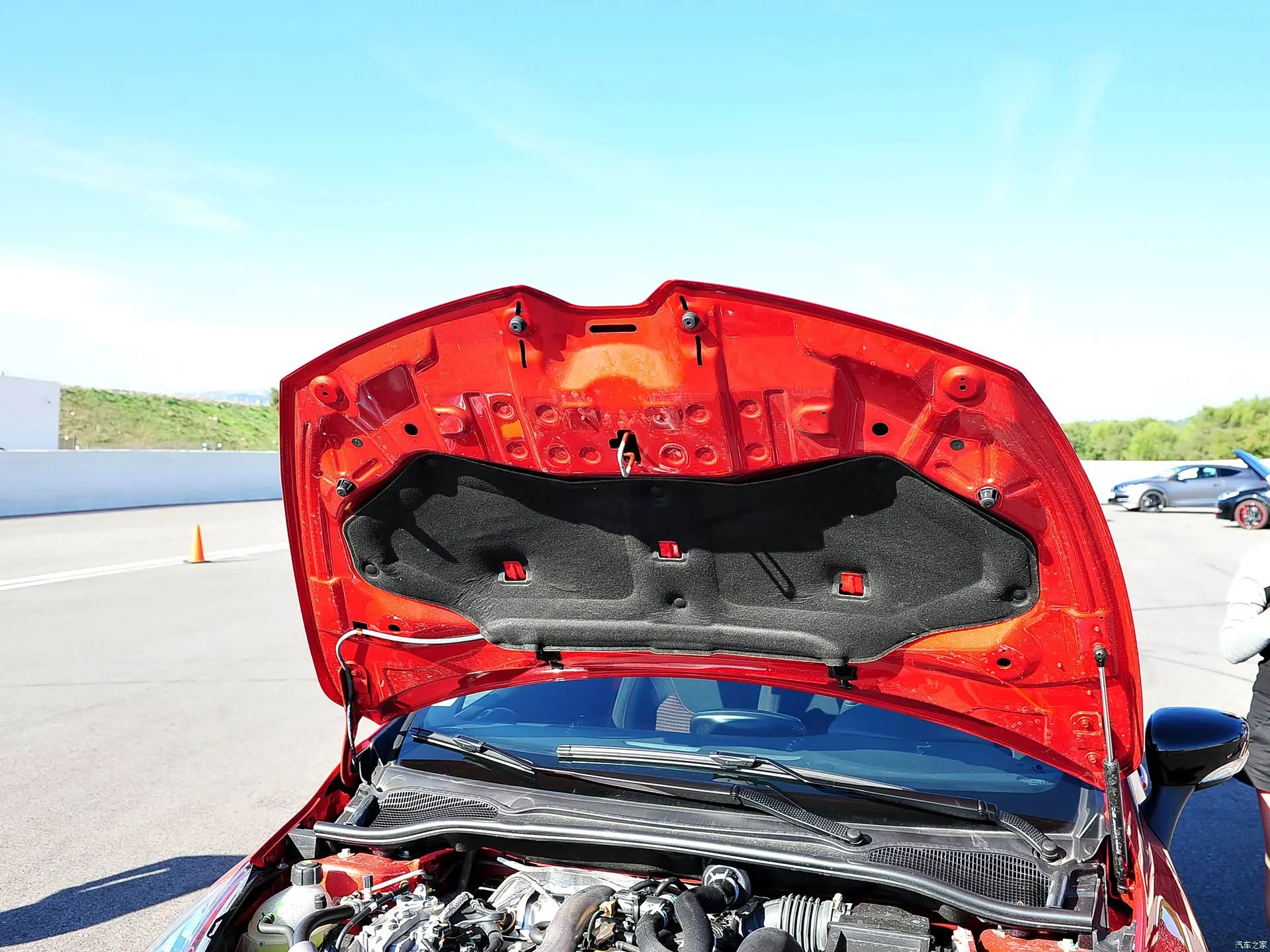 

1PC Hood Damper For 2012-2019 Renault Clio IV Renault Lutecia Front Bonnet Gas Struts Lift Support Shock Absorber Piston Rods