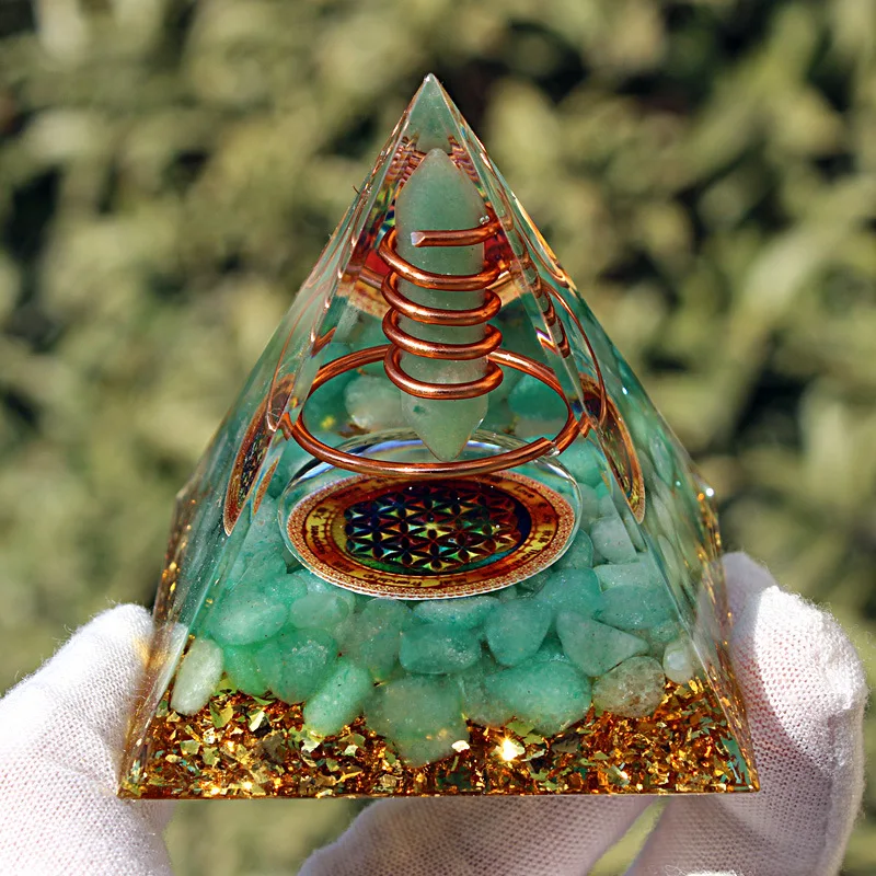 

6CM Green Dongling Orgonite Pyramid Natural Stone Orgone Pyramid Healing Reiki Chakra Energy Generator Lucky Stone