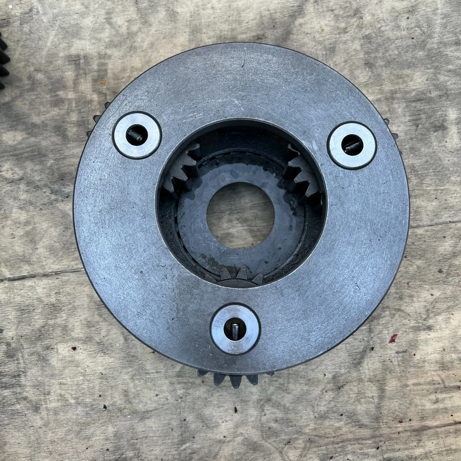 1020328 CARRIER ASSY 1 ST FITS HITACHI EX200-5 EX210-5 SWING REDUCTION,DEVICE