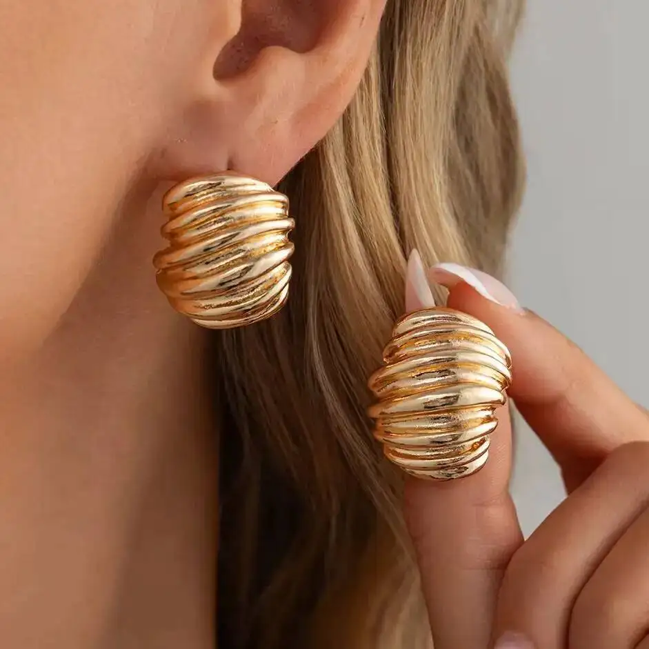 SHIXIN Fashion Irregular Metal Glossy Textured Knot Stud Earrings Women Vintage Geometric Gold Color Earring Daily Wear Jewelry