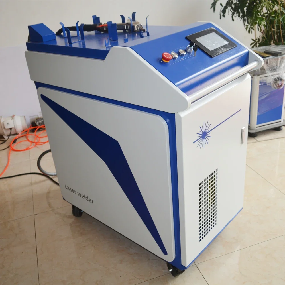 Saldatrice laser a fibra 1000w 1500w 2000w Raycus Source Saldatrice per metalli Tipo portatile