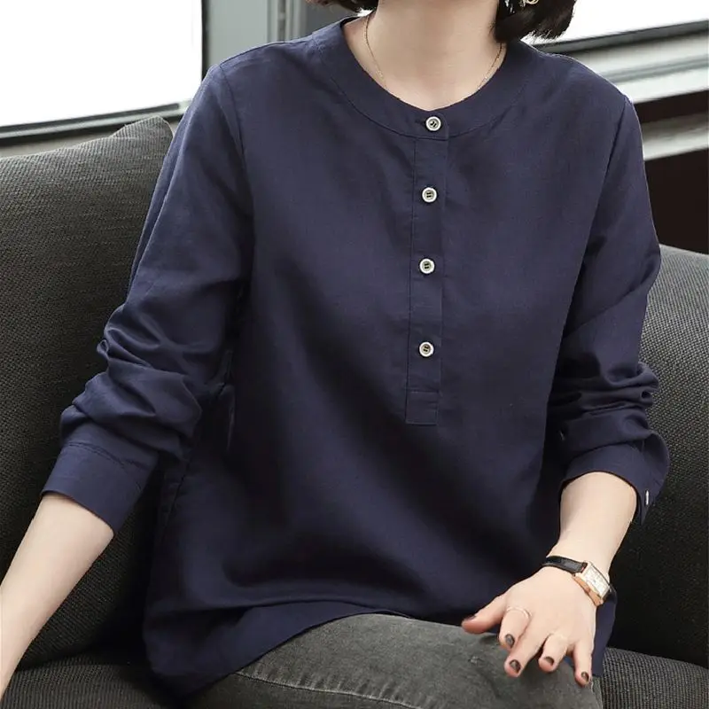 เสื้อเชิ้ตแขนยาวเรียบง่ายสไตล์วินเทจสำหรับผู้หญิง เสื้อผ้าแฟชั่นใหม่สำหรับฤดูใบไม้ผลิและฤดูใบไม้ร่วง เสื้อเชิ้ตลำลองไซส์ใหญ่สไตล์ฮาราจูกุ