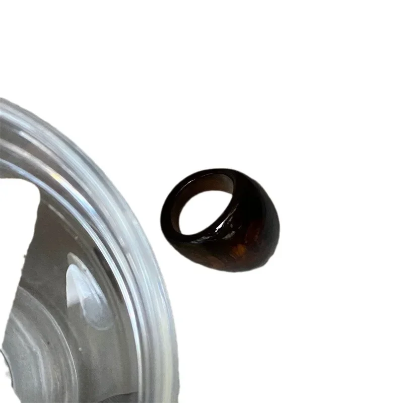 New Vintage Trendy Large Finger Rings for Women Exaggerated Amber Color Resin Temperament Geometric Finger Ring Punk Jewelry