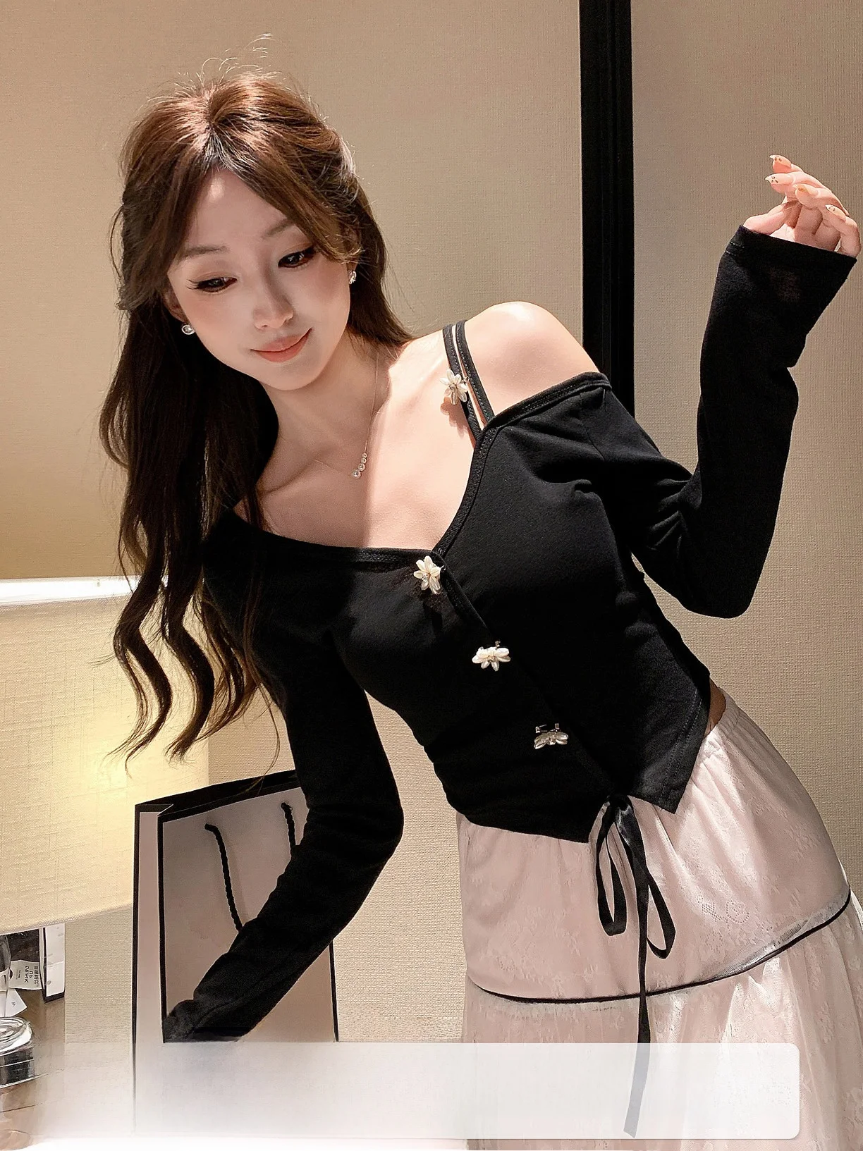 

Длинный топ-боди для женщин, осенний модный базовый топ, футболка, дизайн в стиле Чжан Синью, с эффектом прозрачности...