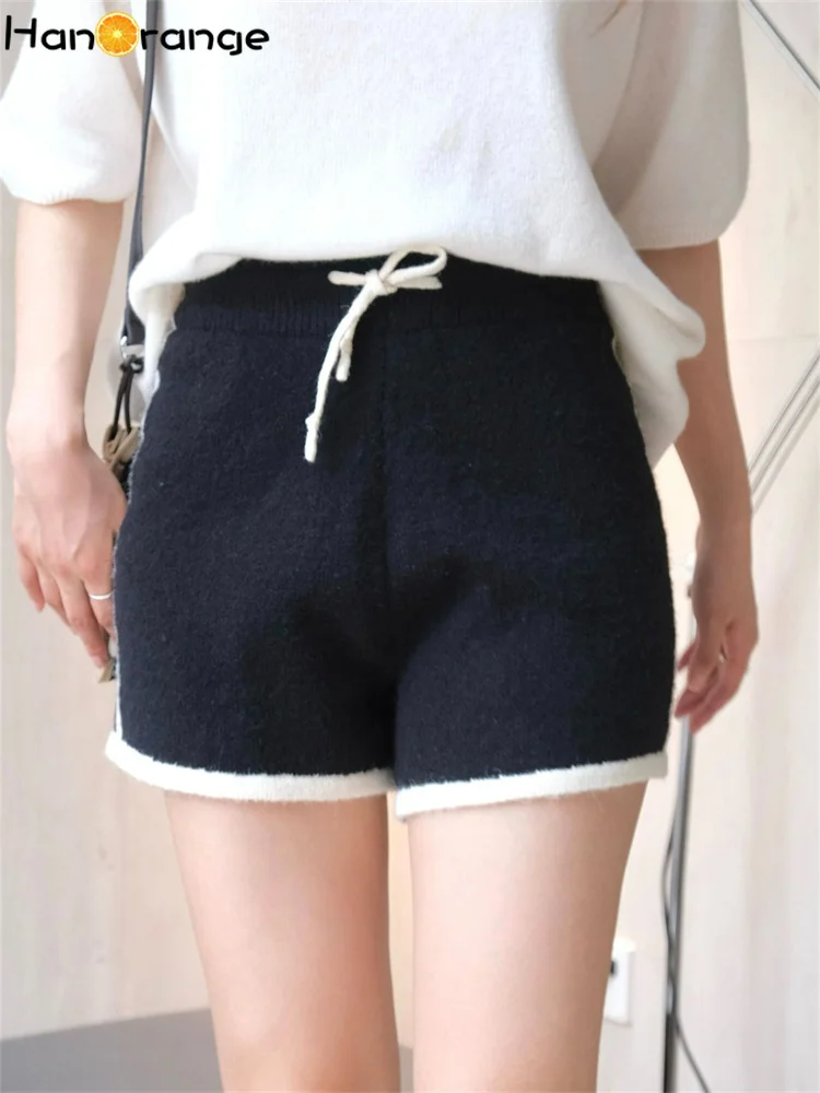 

HanOrange 2024 Autumn Contrasting Wool Knitted Shorts Women Soft Comfortable Slimming Casual Shorts Black White/Blue White