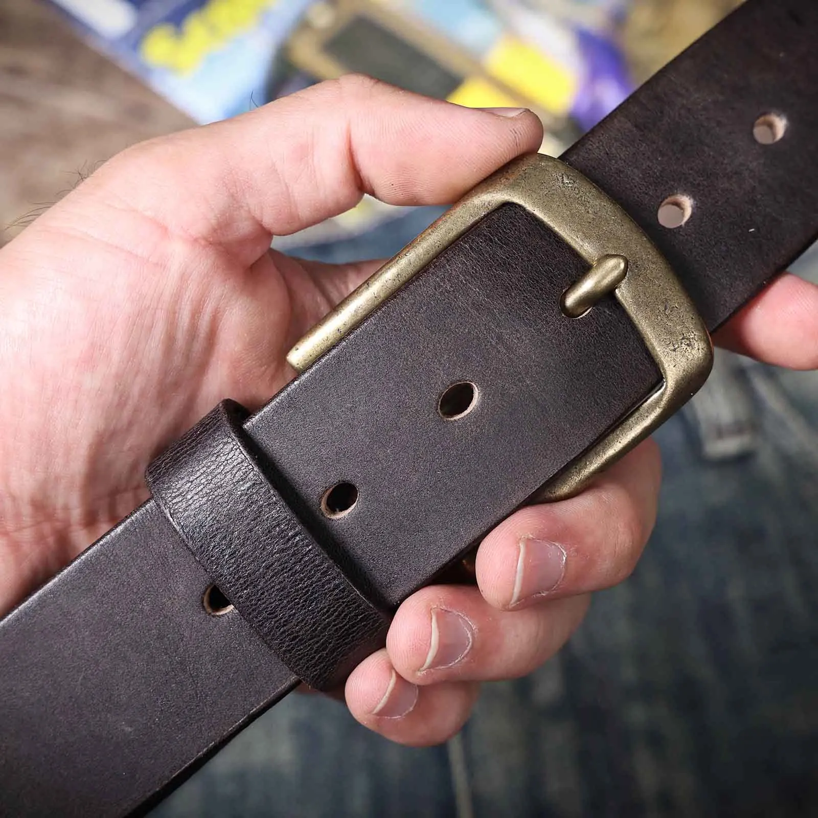 Vintage-Herrengürtel aus echtem Leder mit massiver Messingschnalle, lässiger Dornschließe-Gürtel mit Geschenkbox, verdicktes italienisches Rindsleder – Detail 25