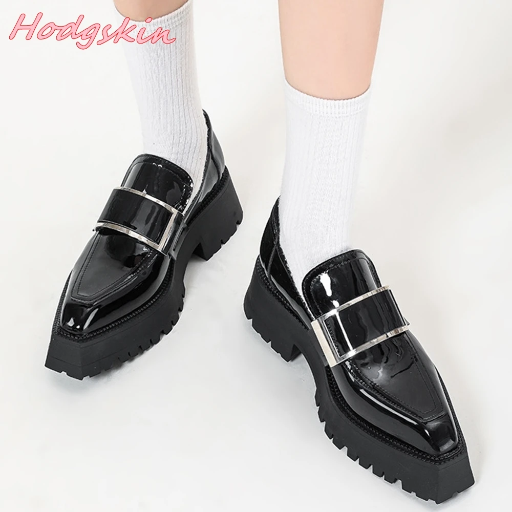 

Big Metal Buckle Women Boots Pointed Toe Thick Sole Leather Shoes 2024 Runway Shows Retro Flat with Shoes Hot Sale