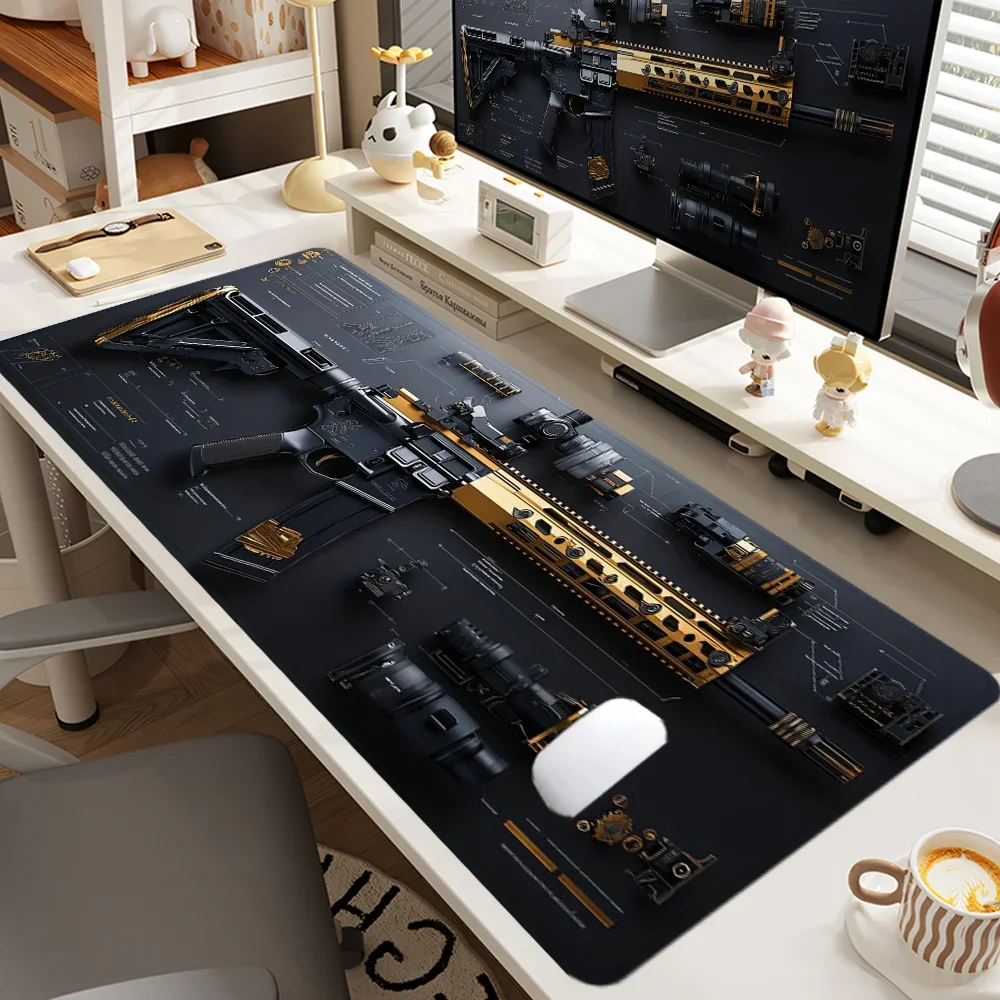 แผ่นรองเมาส์ลายปืนยุทธวิธี ขนาดใหญ่ อุปกรณ์เสริมสำหรับโต๊ะทำงาน แผ่นรองโต๊ะฐานยางพร้อมขอบเย็บ แผ่นรองเมาส์กันลื่นสำหรับสำนักงาน