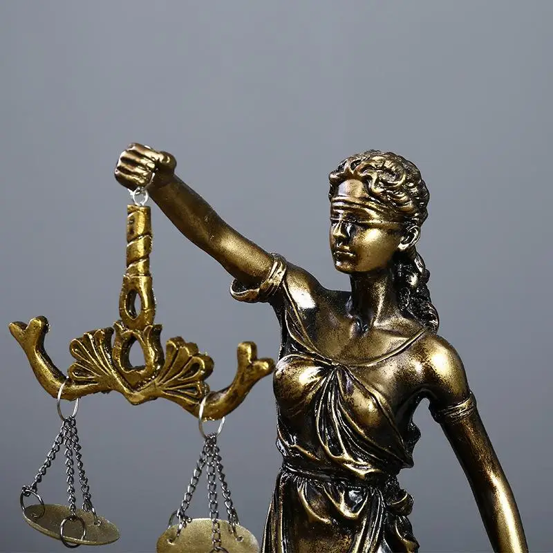 New 1Pcs Living Room Office Desk Decoration European Style Creative Retro Home Imitation Copper Goddess Of Justice Ornament