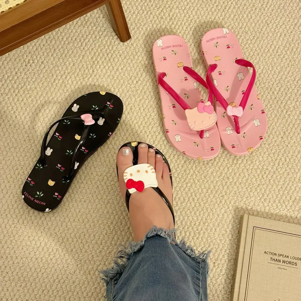 Hello Kitty Sweet Cute New Pink Printed Flip Flops with Flat Bottom Girls Cartoon Casual Beach Slippers Bathroom Home Shoes Cute