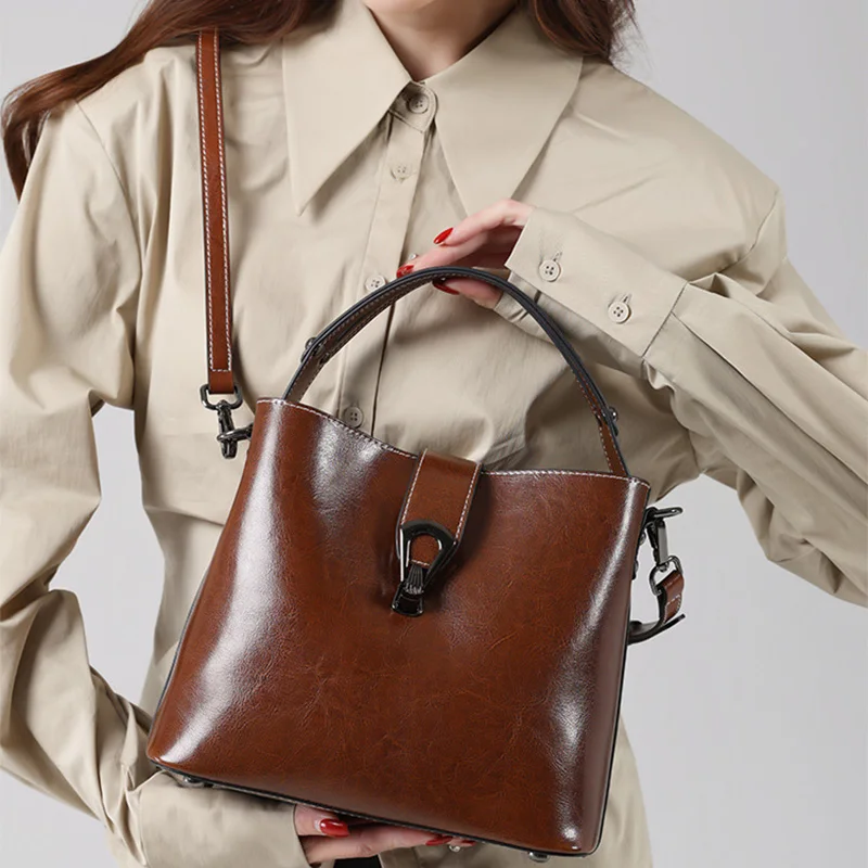 Women Retro Oil Wax Genuine Leather Bucket Handbag Classic Top Handle Bag Detachable Shoulder Strap Elegant Crossbody Purse