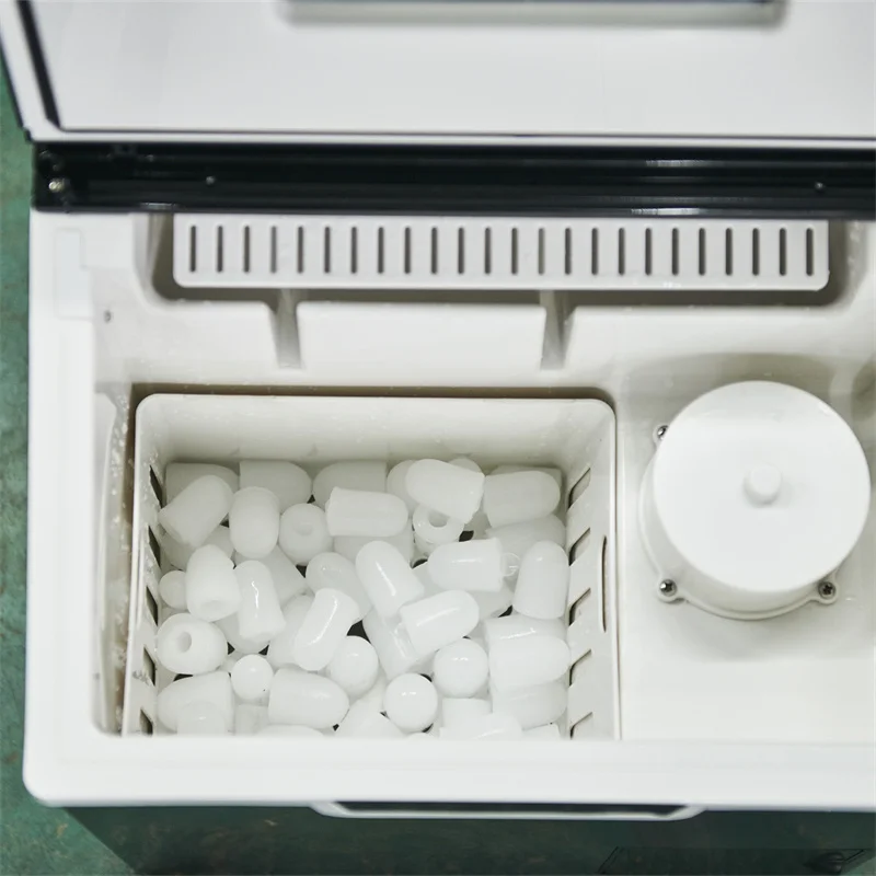 OEM ポータブル製氷機急速セルフクリーン製氷機クラッシュアイス付き 18 個/サイクル 7-10 分製雪機プッシュボタン