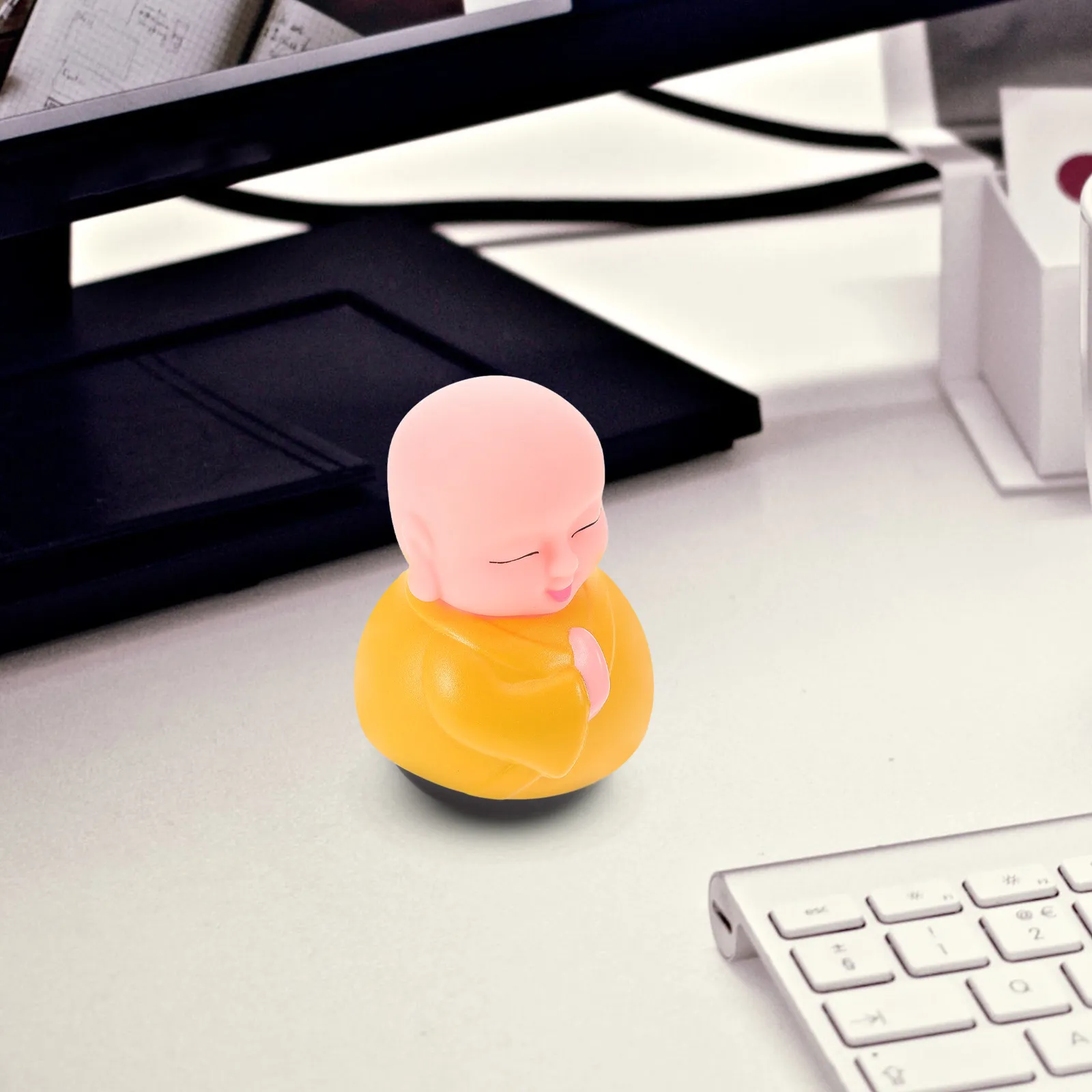 

Миниатюрная качающаяся фигурка монаха из винила, милая, для детского дня рождения, настольное украшение, оптом